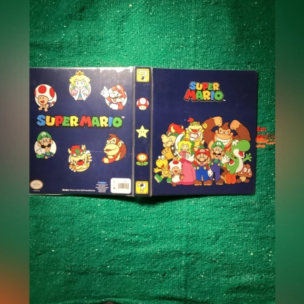 Super Mario Bros 3 ring binder- pockets inner